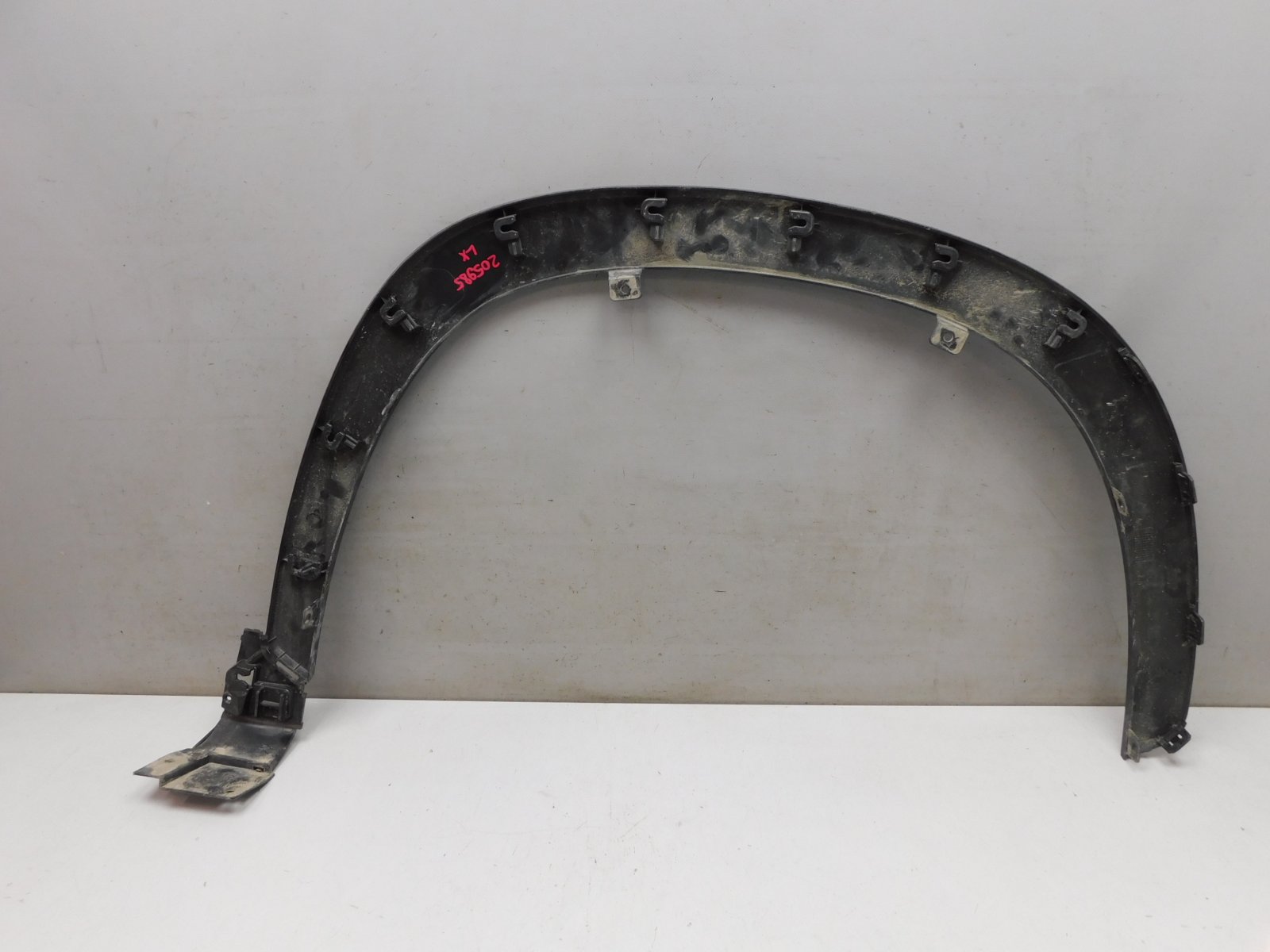 Накладка переднего крыла левого