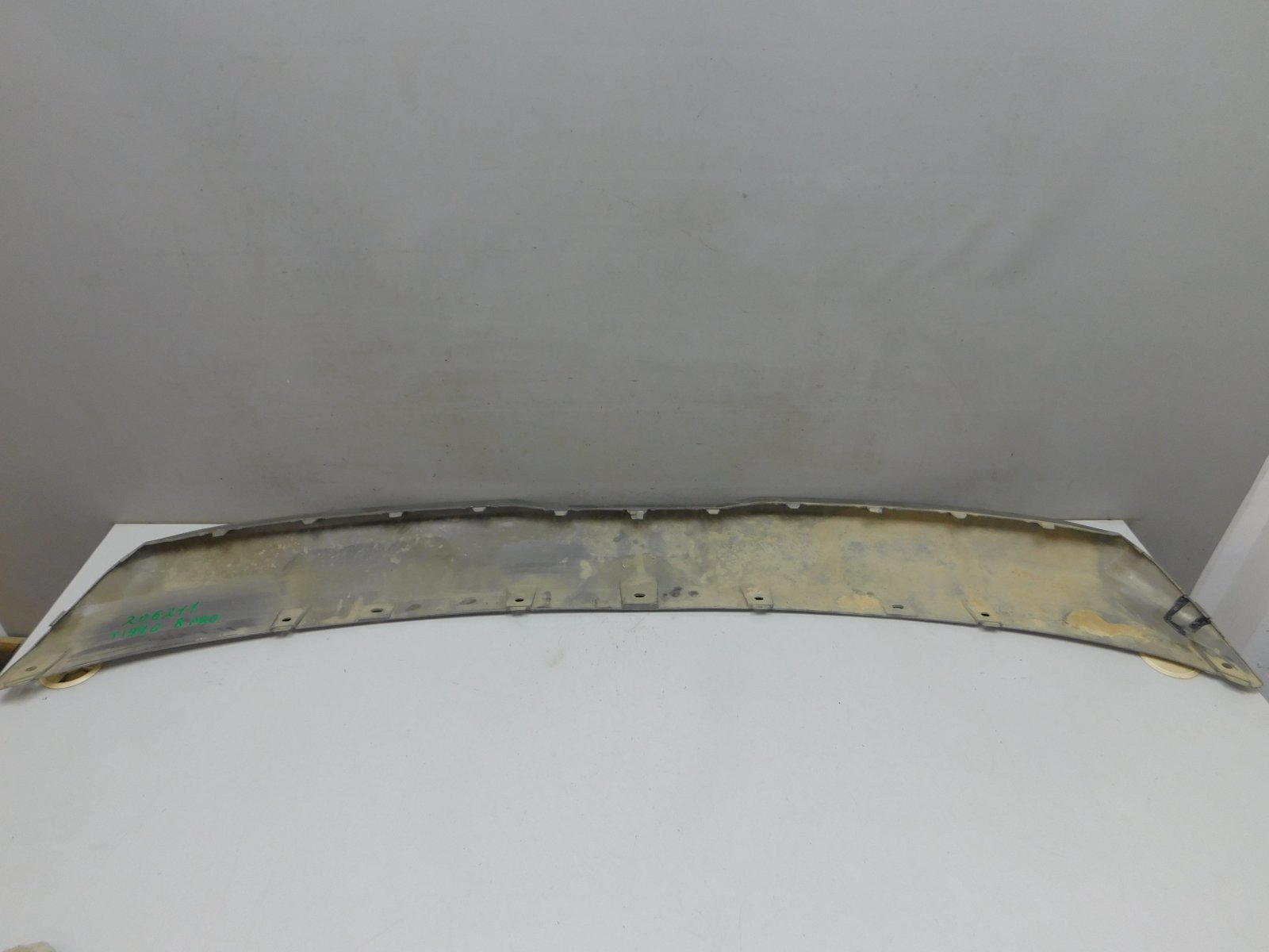 Накладка переднего бампера