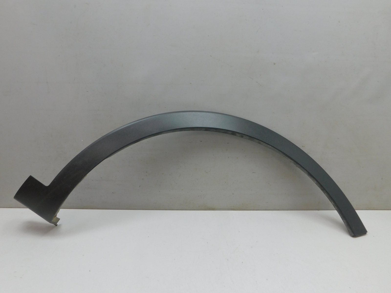 Накладка переднего крыла правого