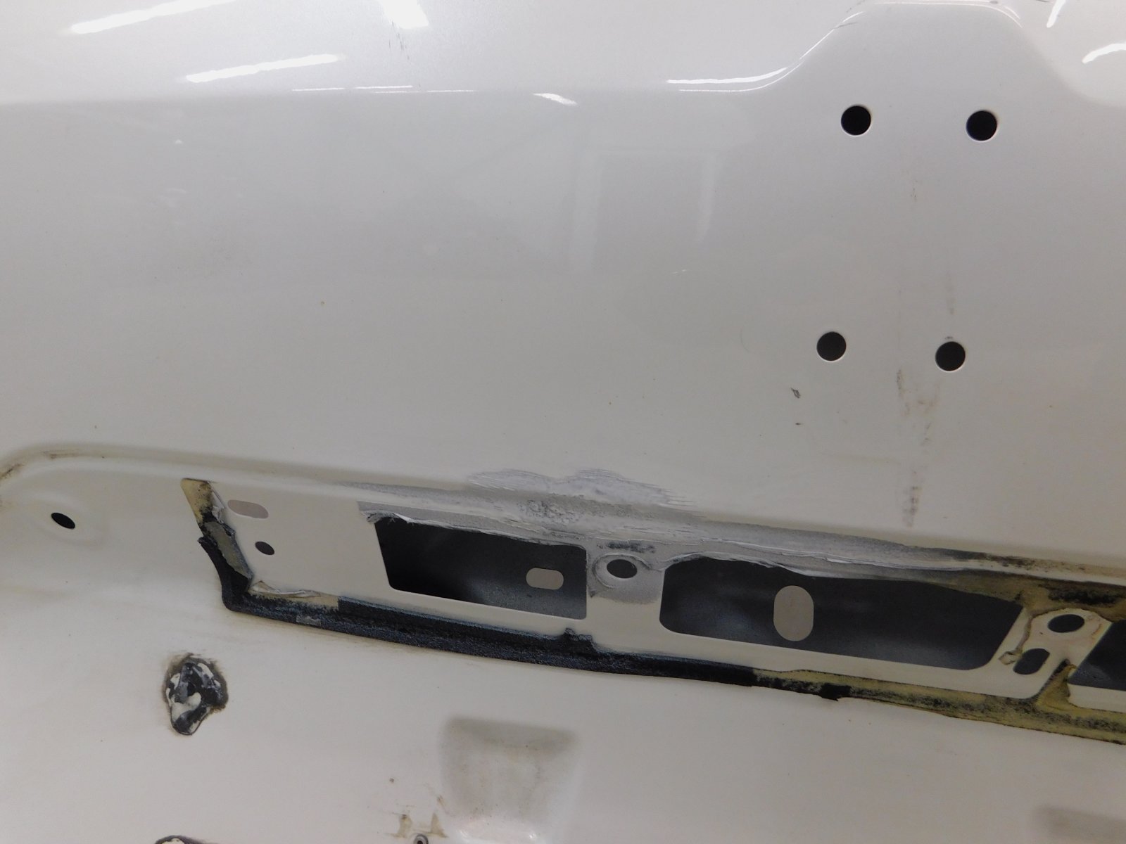 Дверь багажника