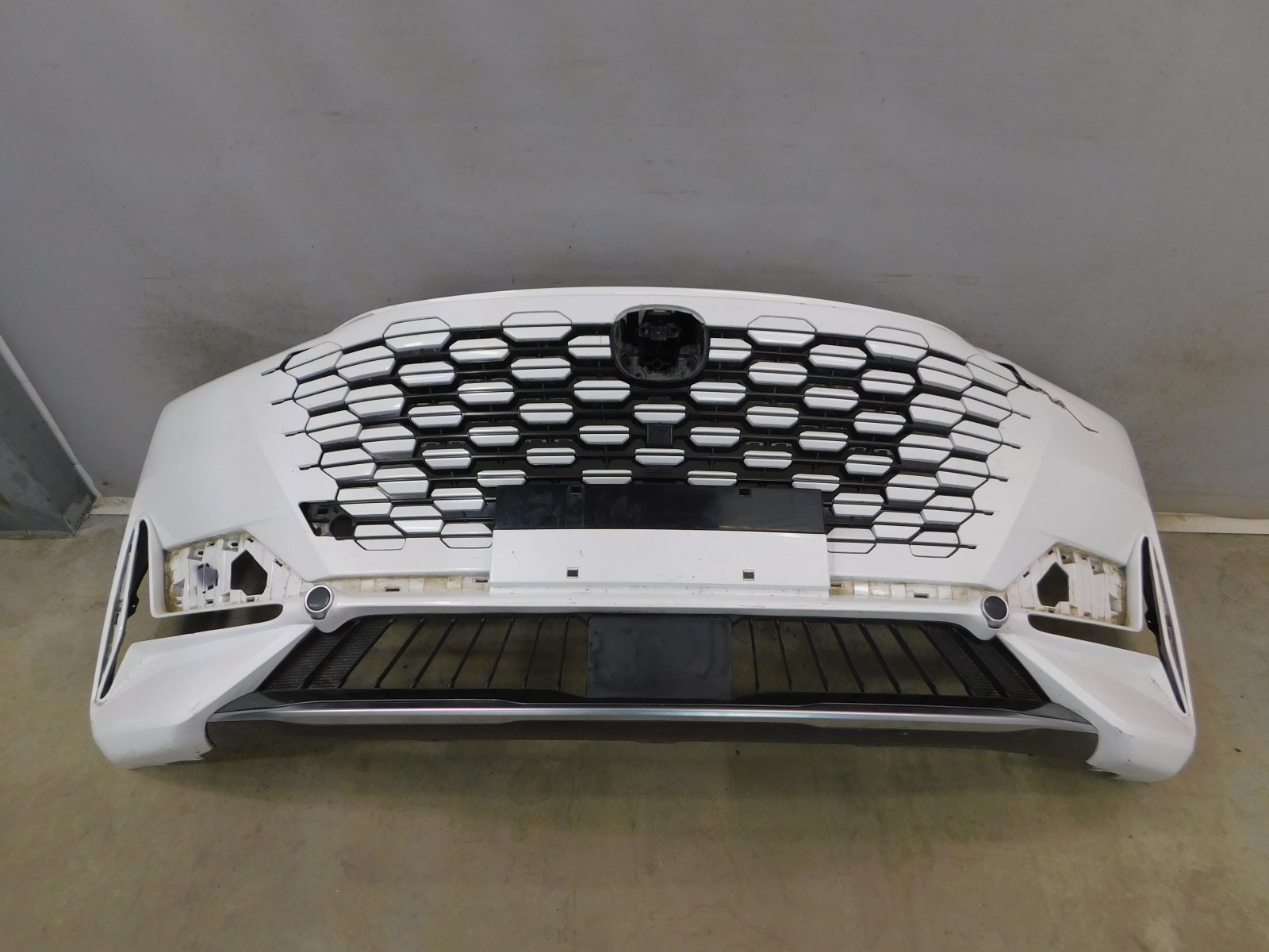 Бампер передний