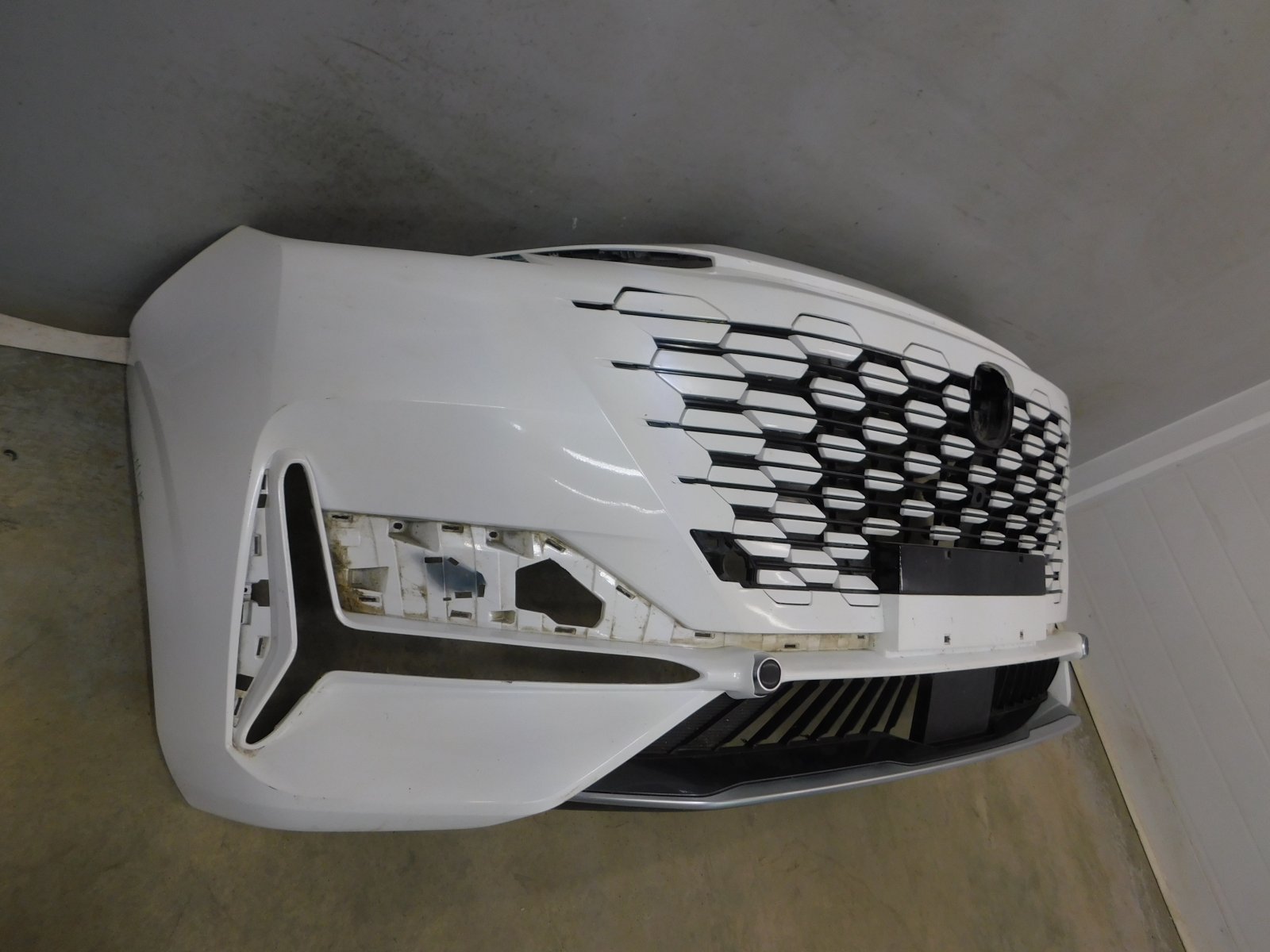 Бампер передний