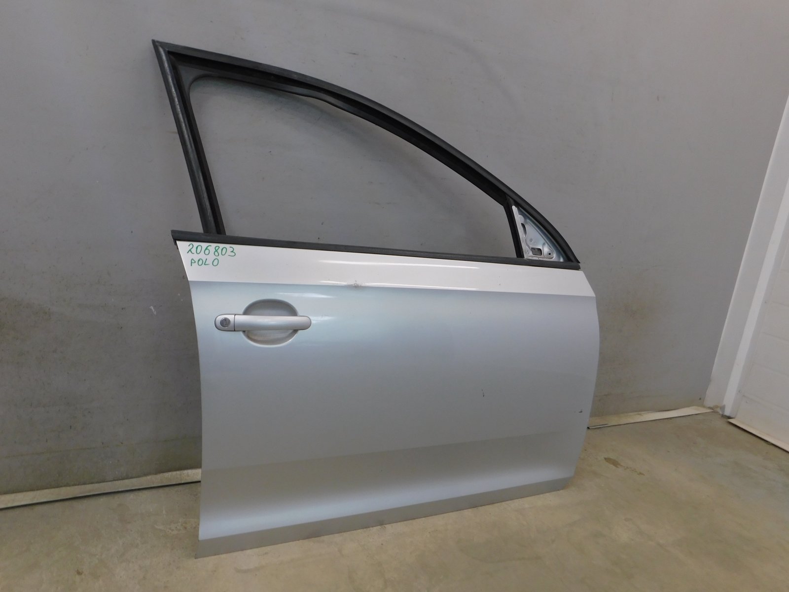 Дверь передняя правая