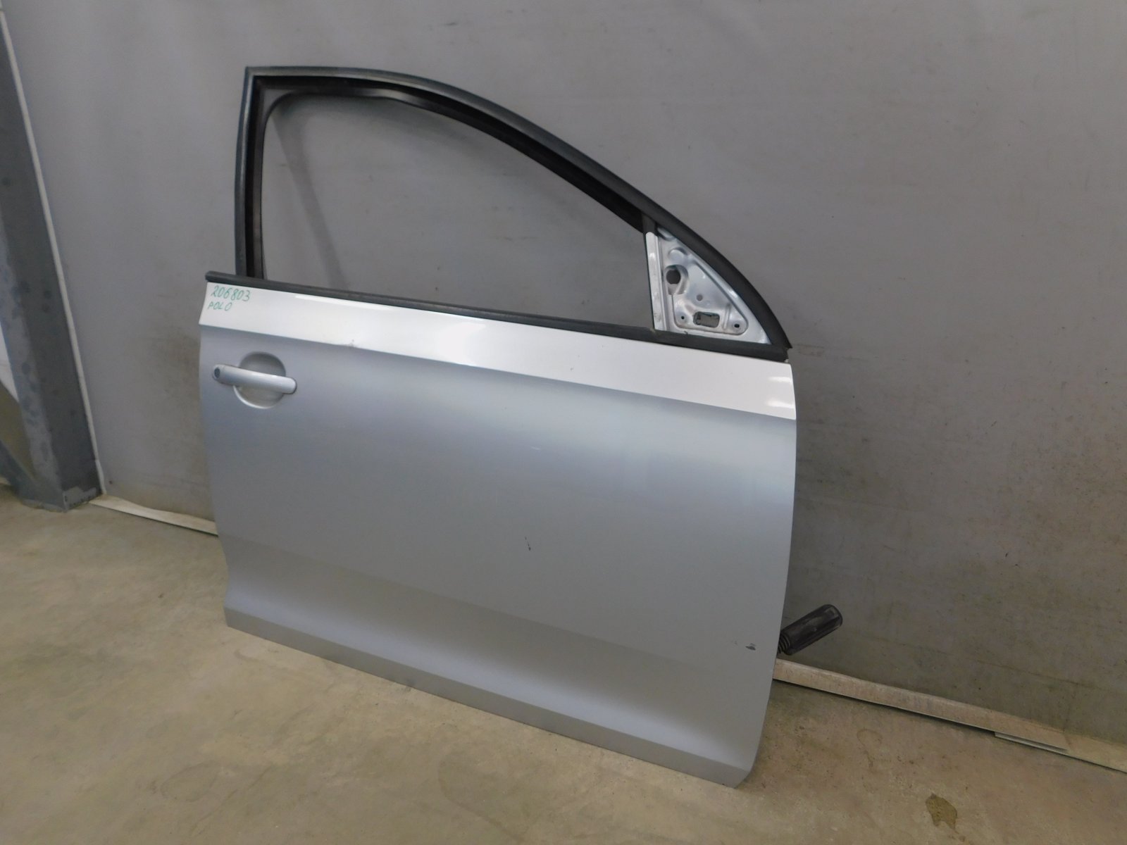 Дверь передняя правая