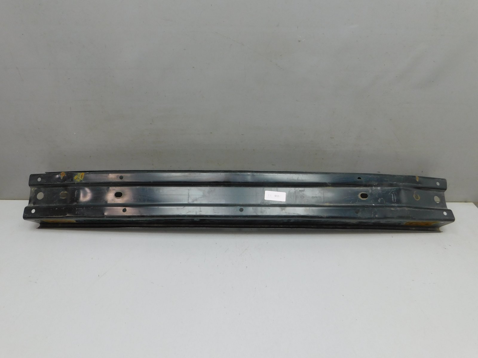 Усилитель переднего бампера