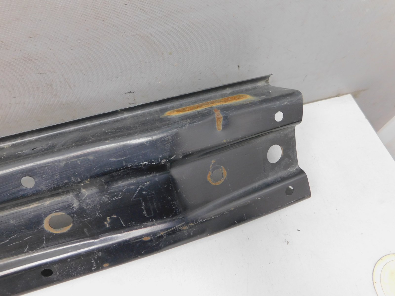 Усилитель переднего бампера