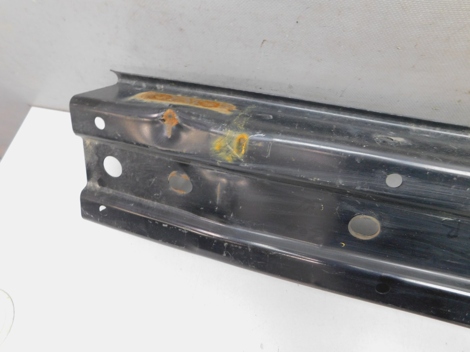 Усилитель переднего бампера