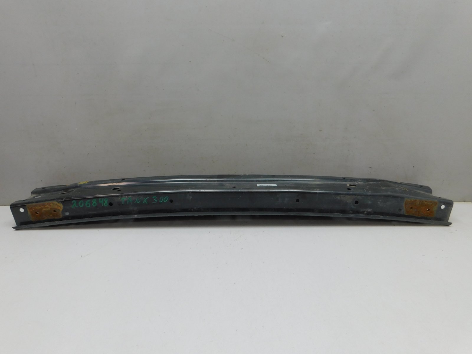 Усилитель переднего бампера