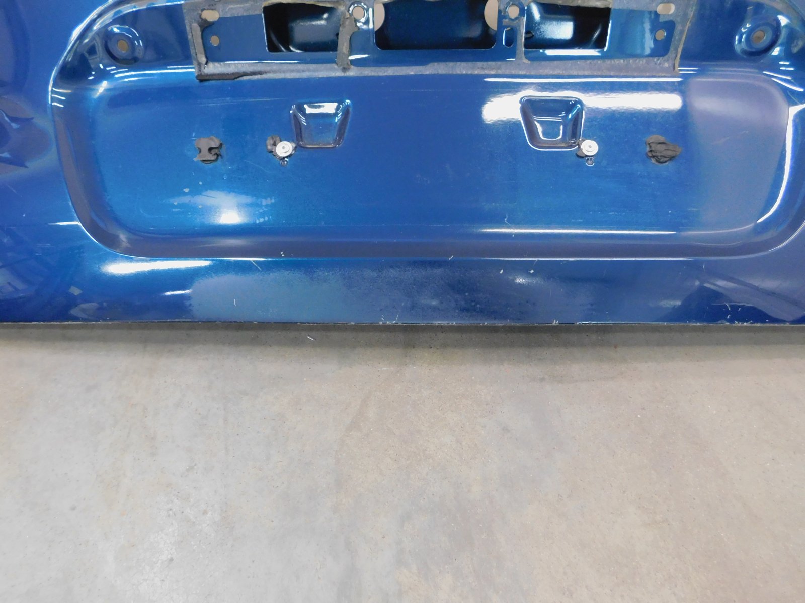 Дверь багажника