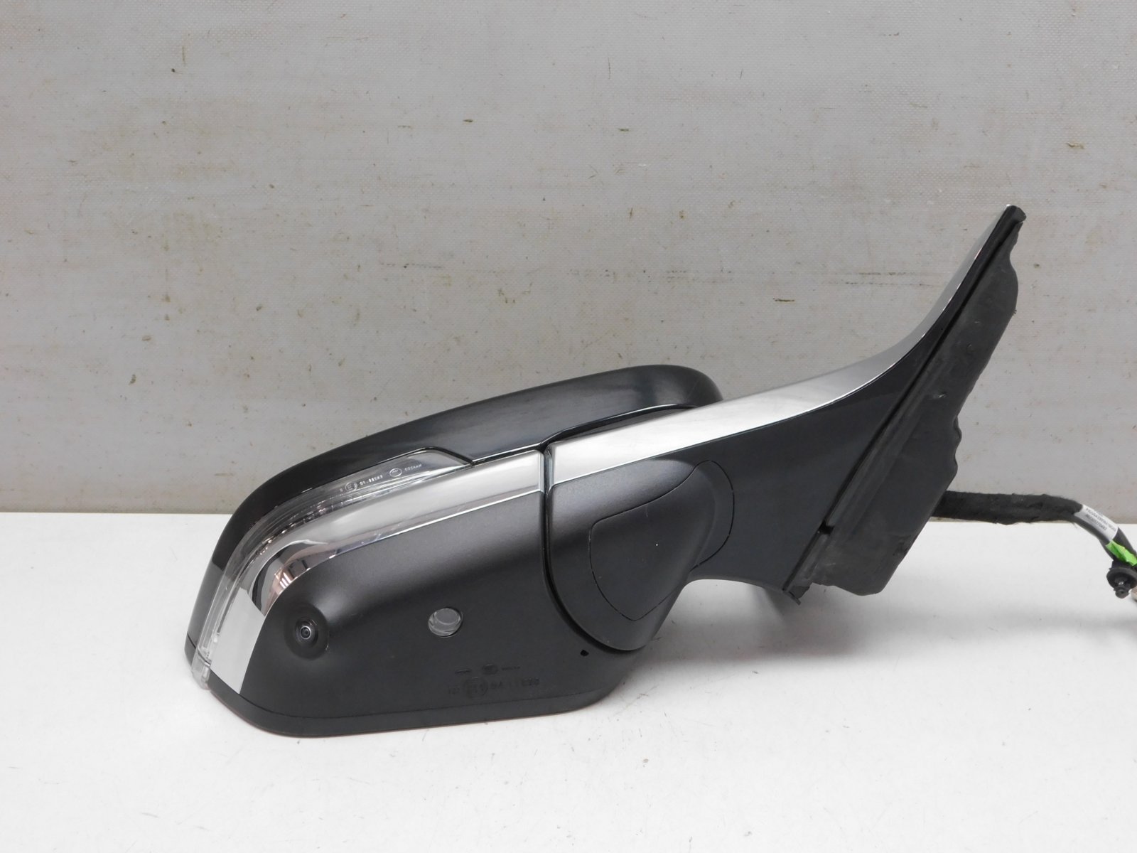 Зеркало правое электрическое