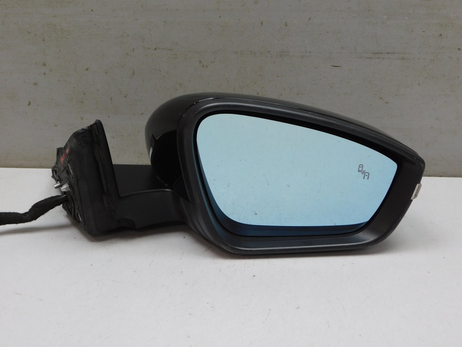 Зеркало правое электрическое