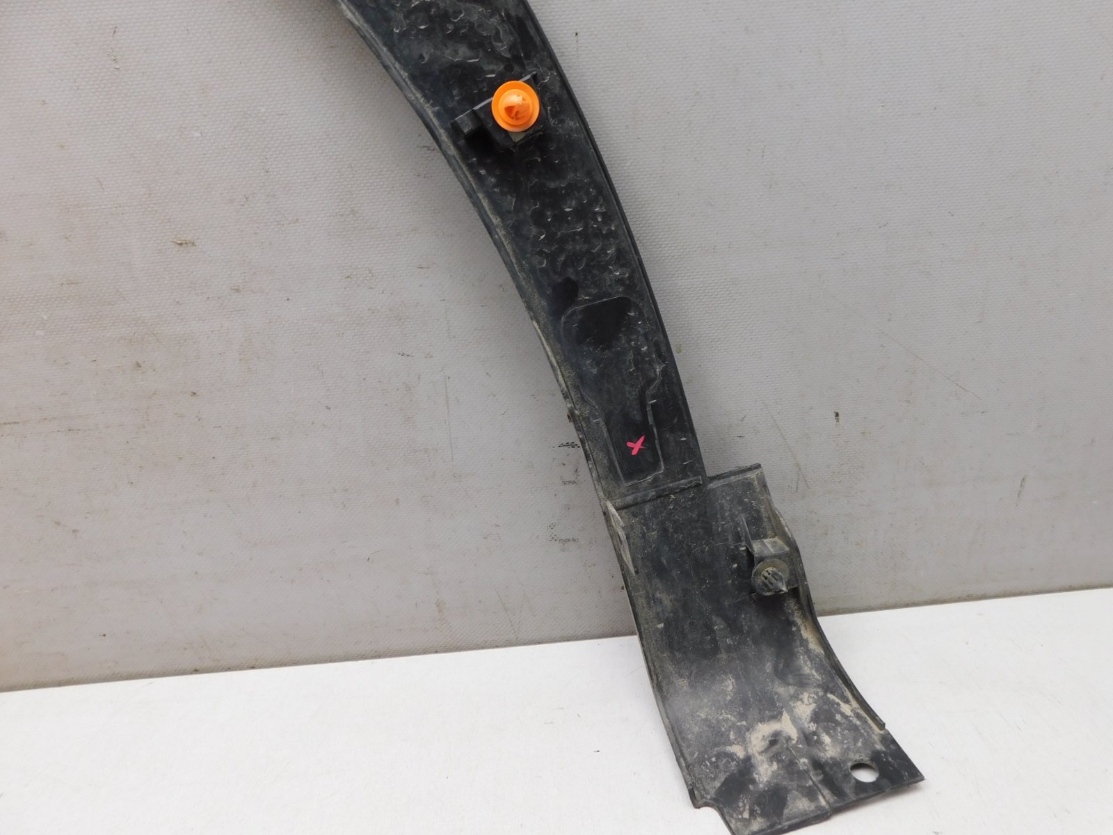 Накладка переднего крыла правого