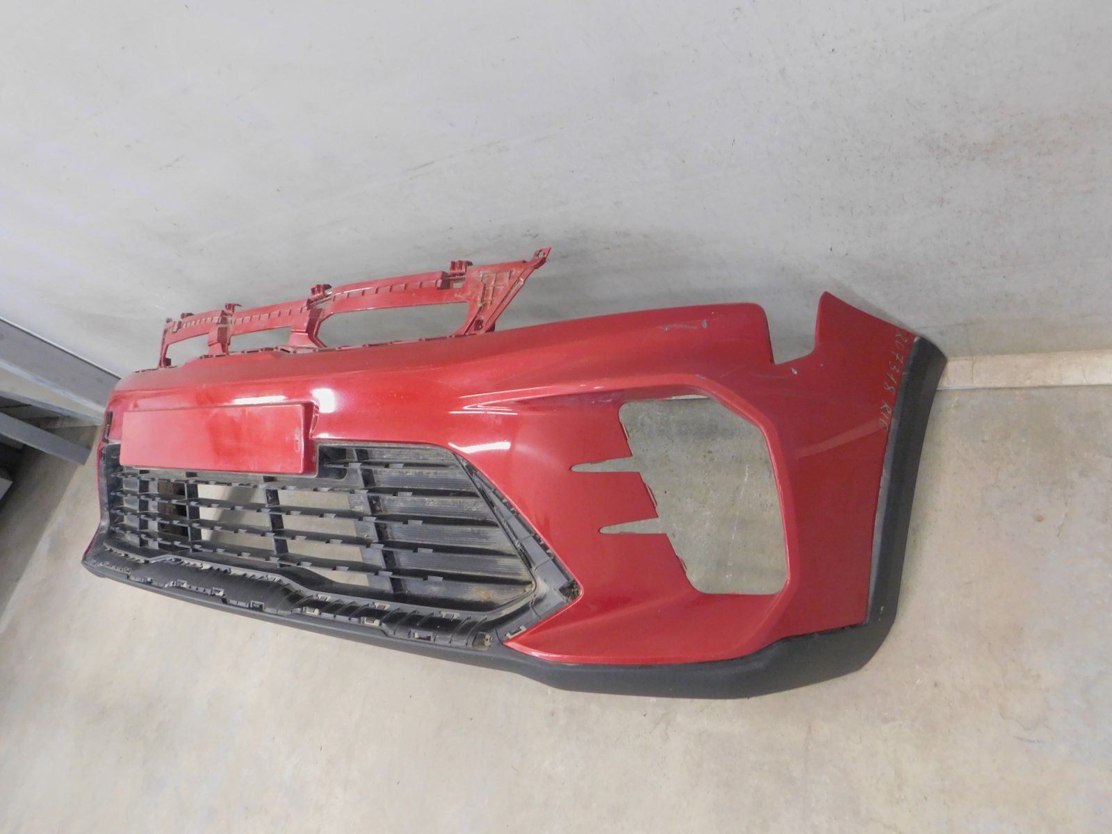 Бампер передний