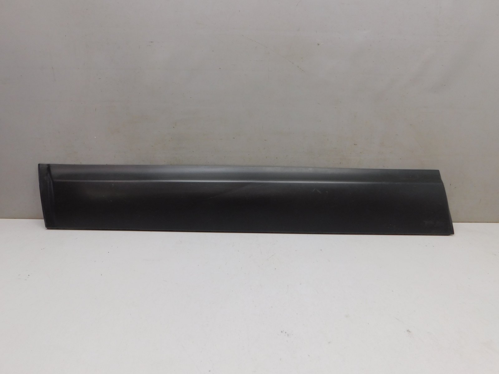 Накладка двери передней левой