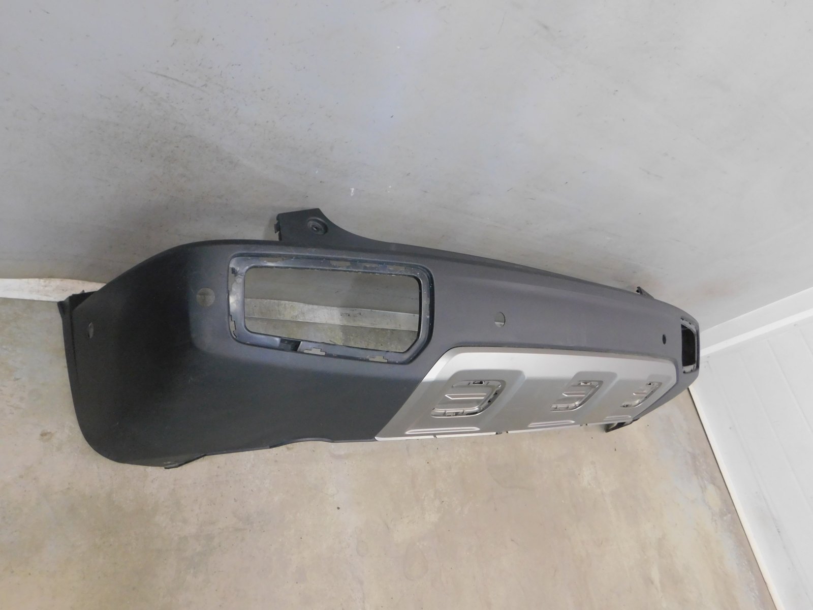 Бампер задний