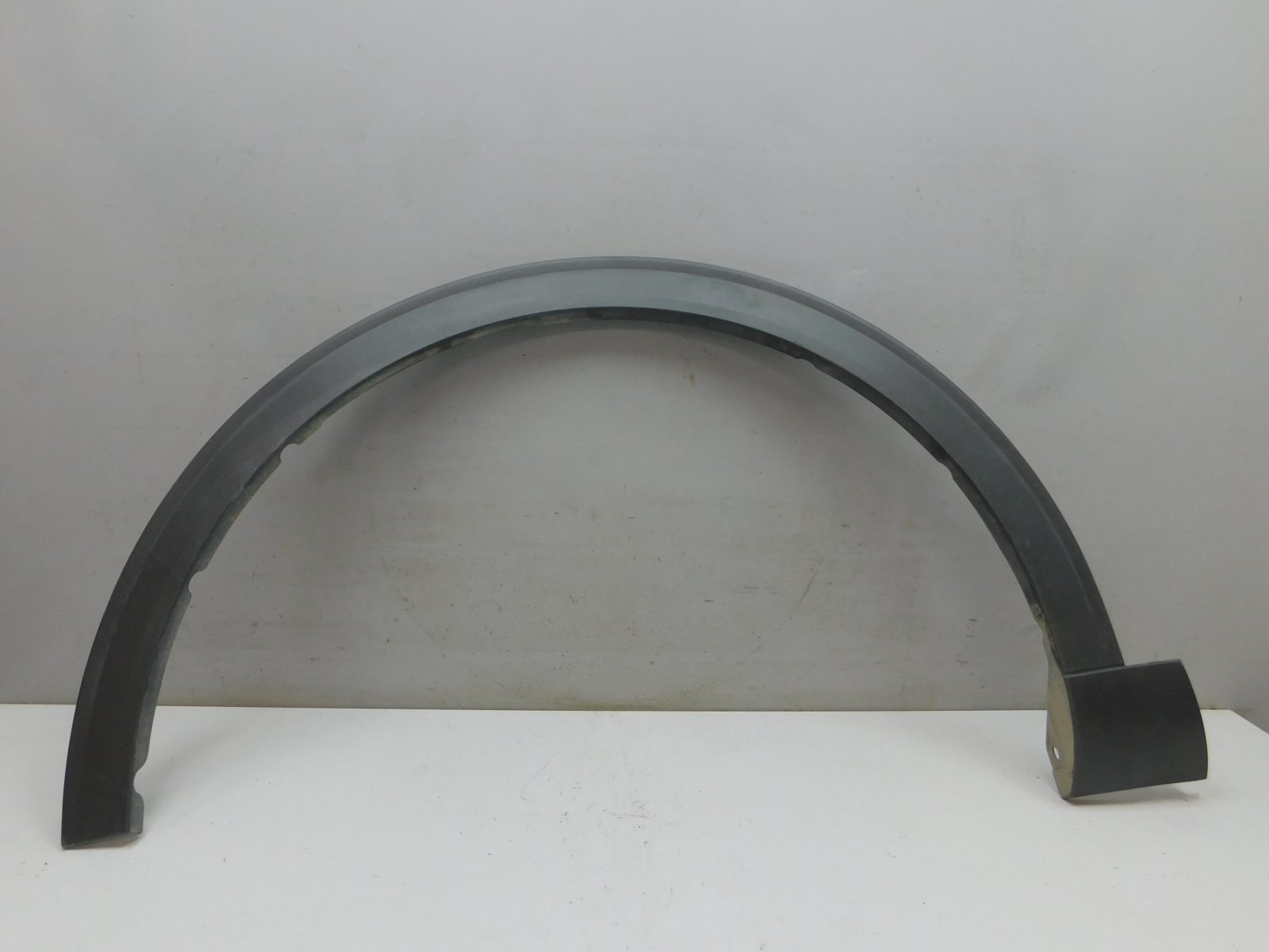 Накладка переднего крыла левого