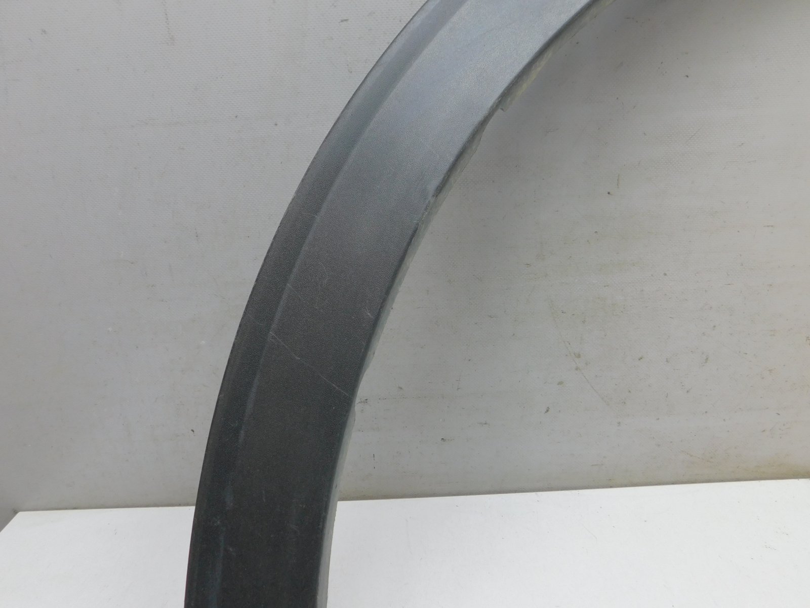 Накладка переднего крыла левого