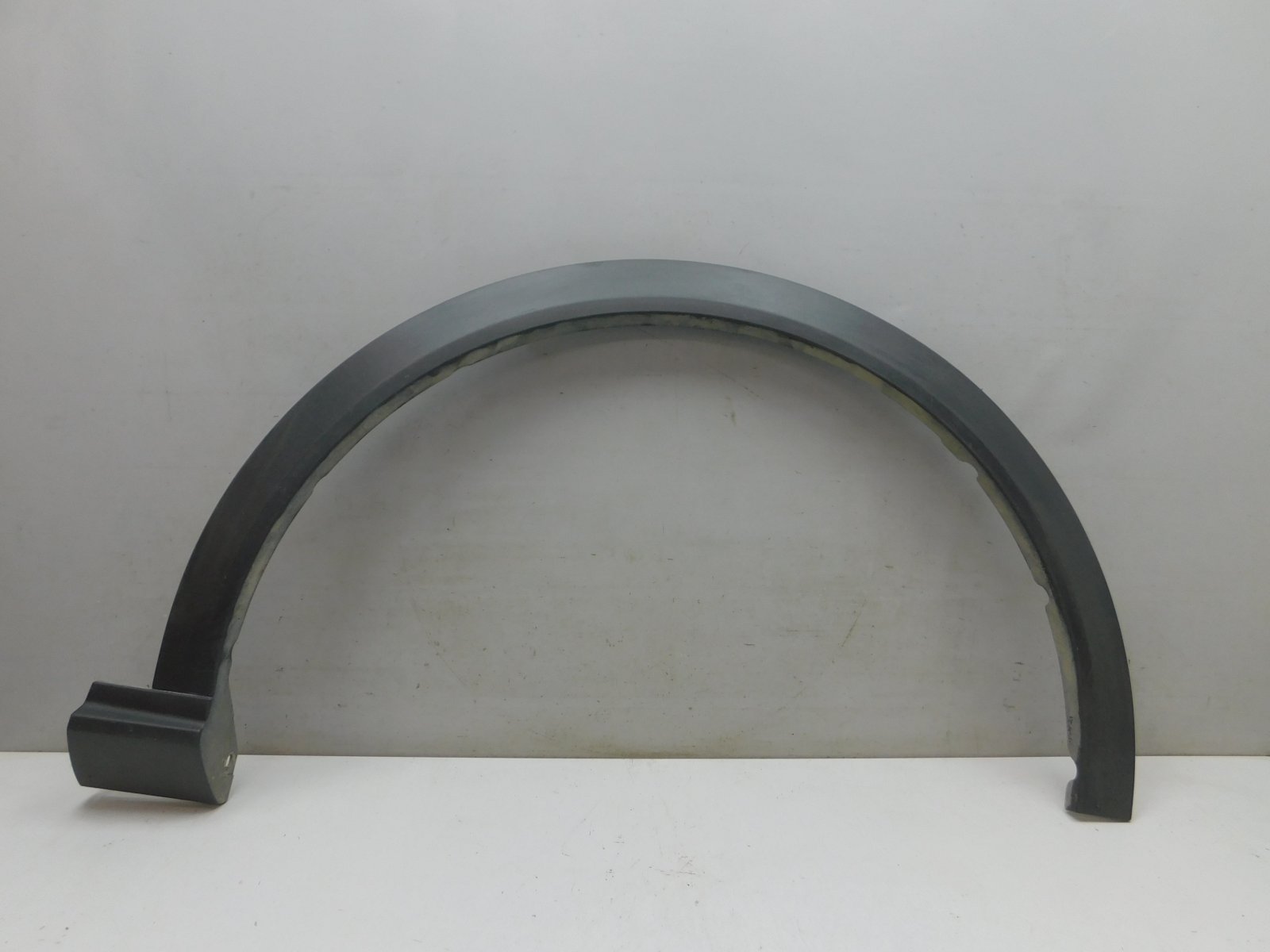 Накладка переднего крыла правого