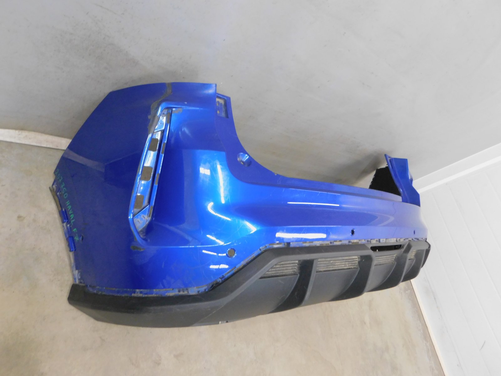 Бампер задний