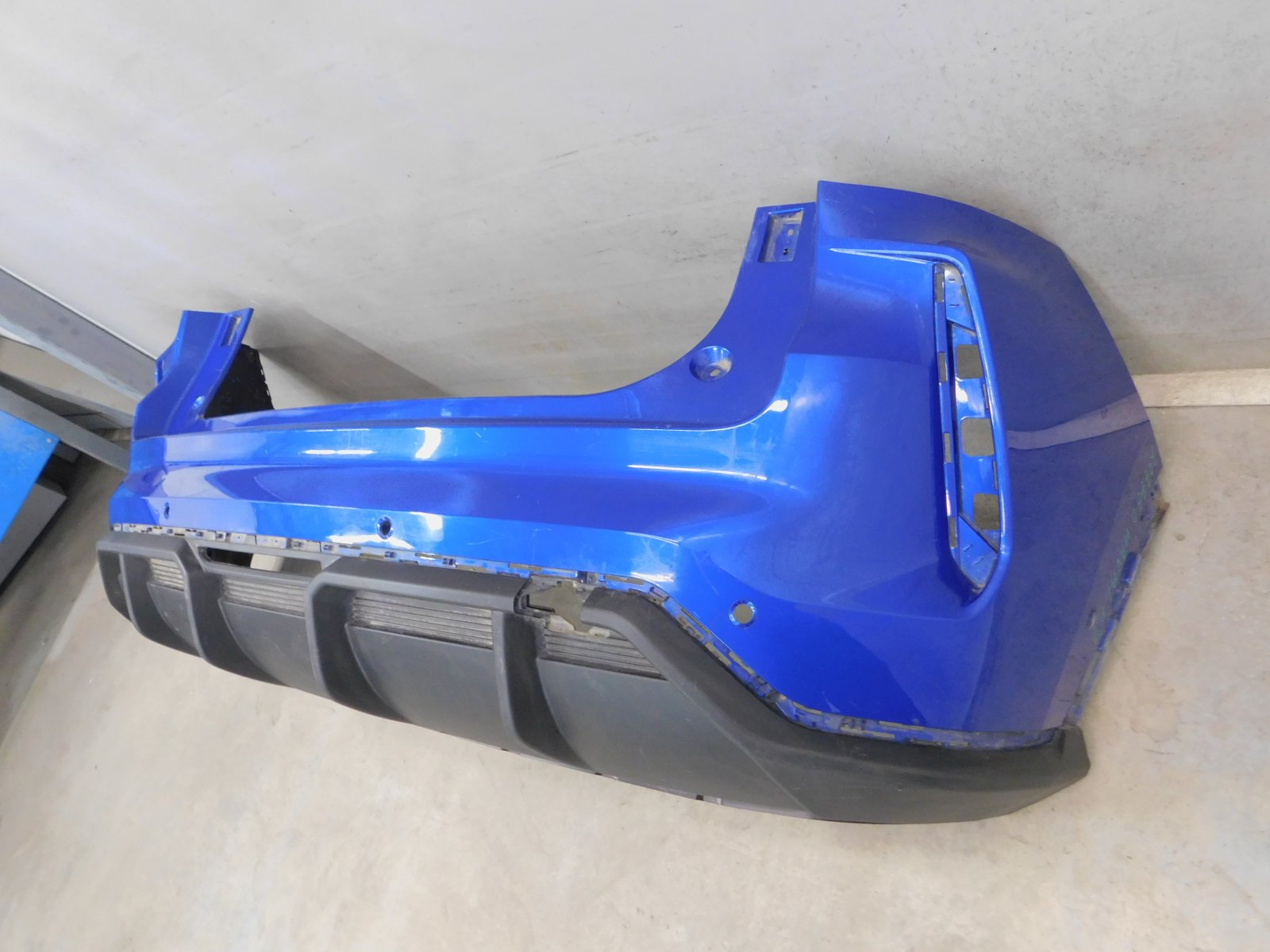 Бампер задний