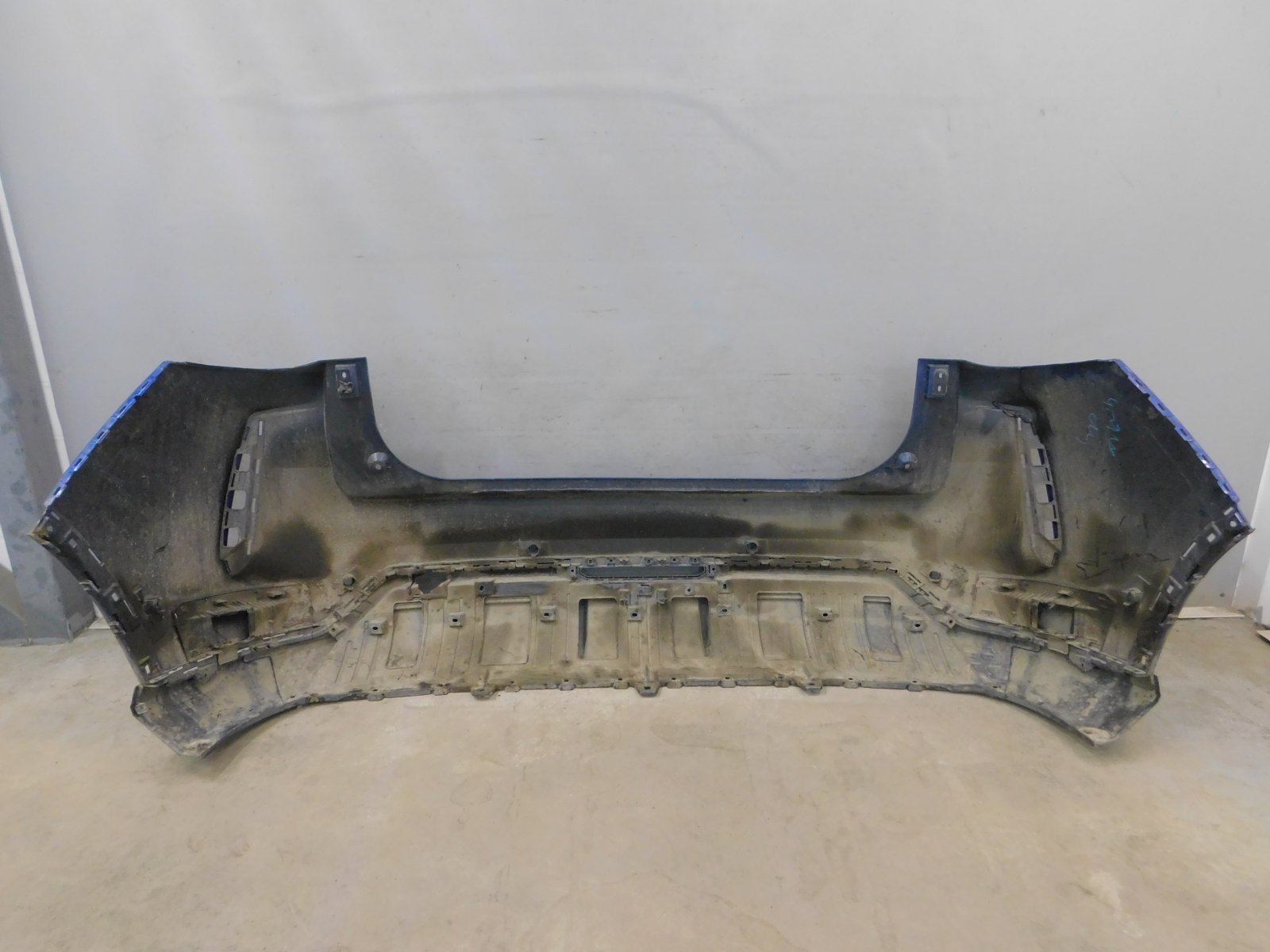 Бампер задний