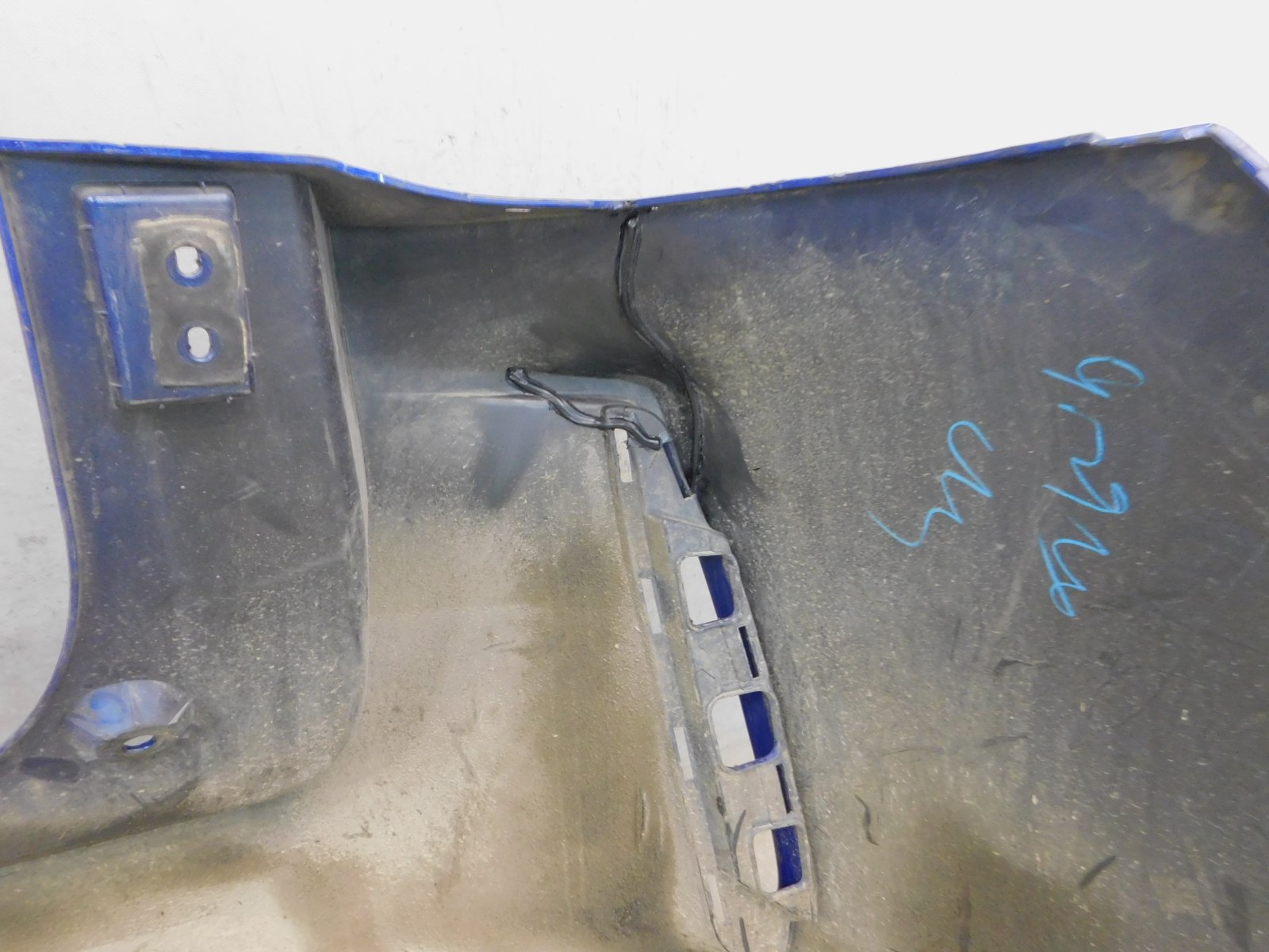 Бампер задний