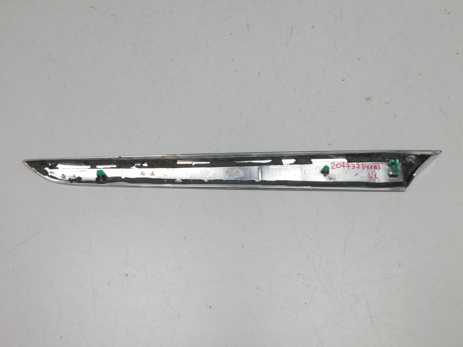 Накладка переднего крыла правого