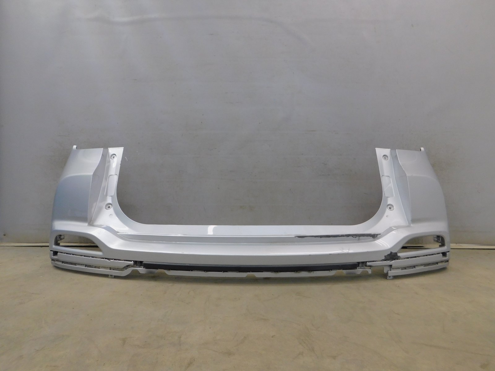 Бампер задний