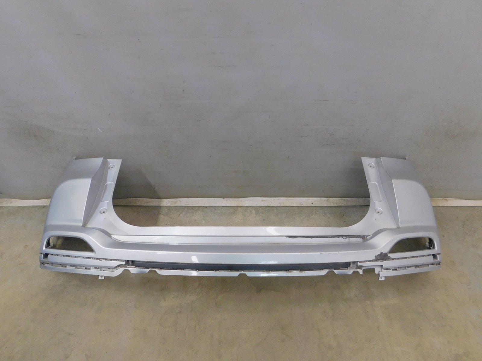 Бампер задний