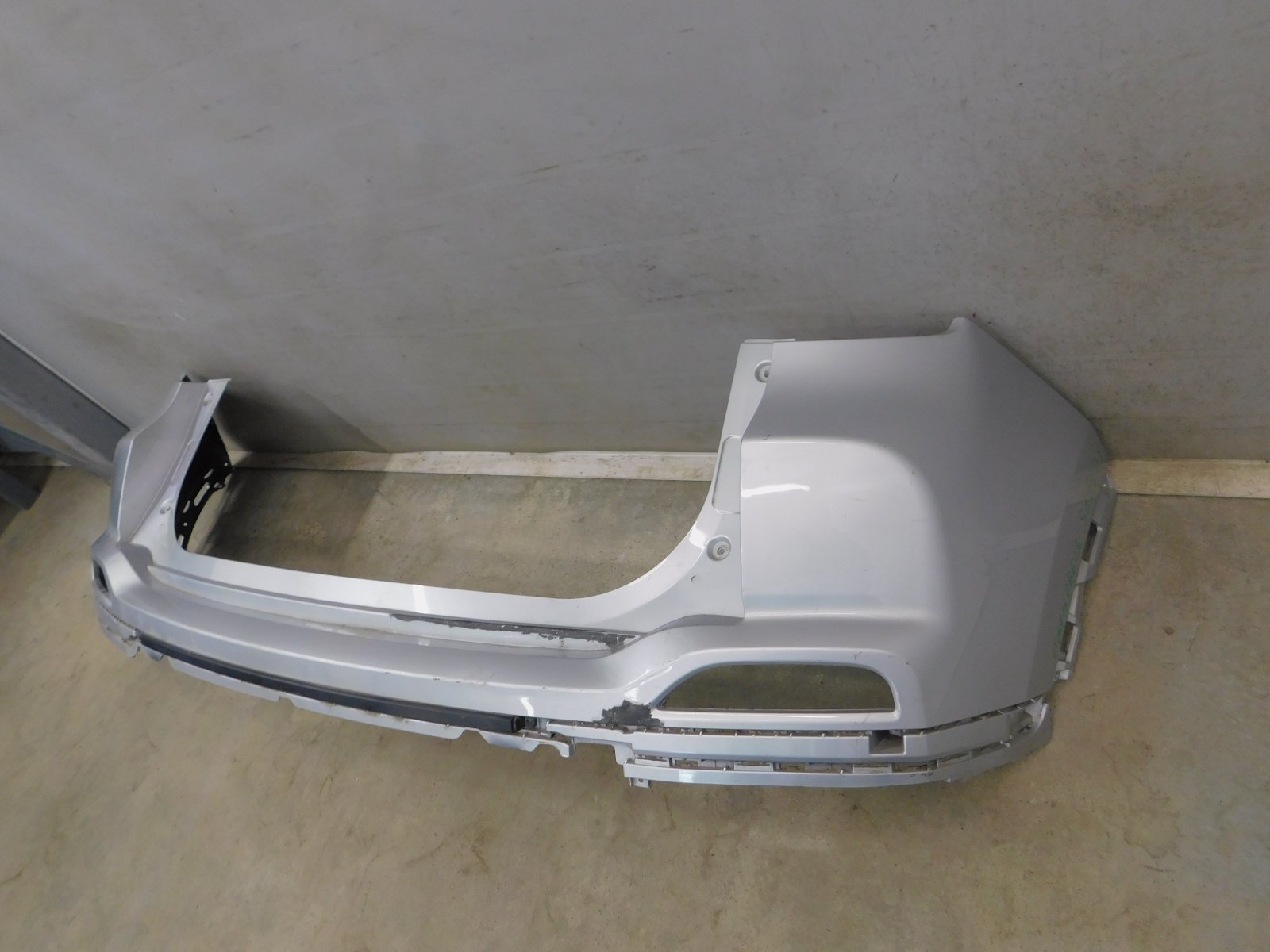 Бампер задний