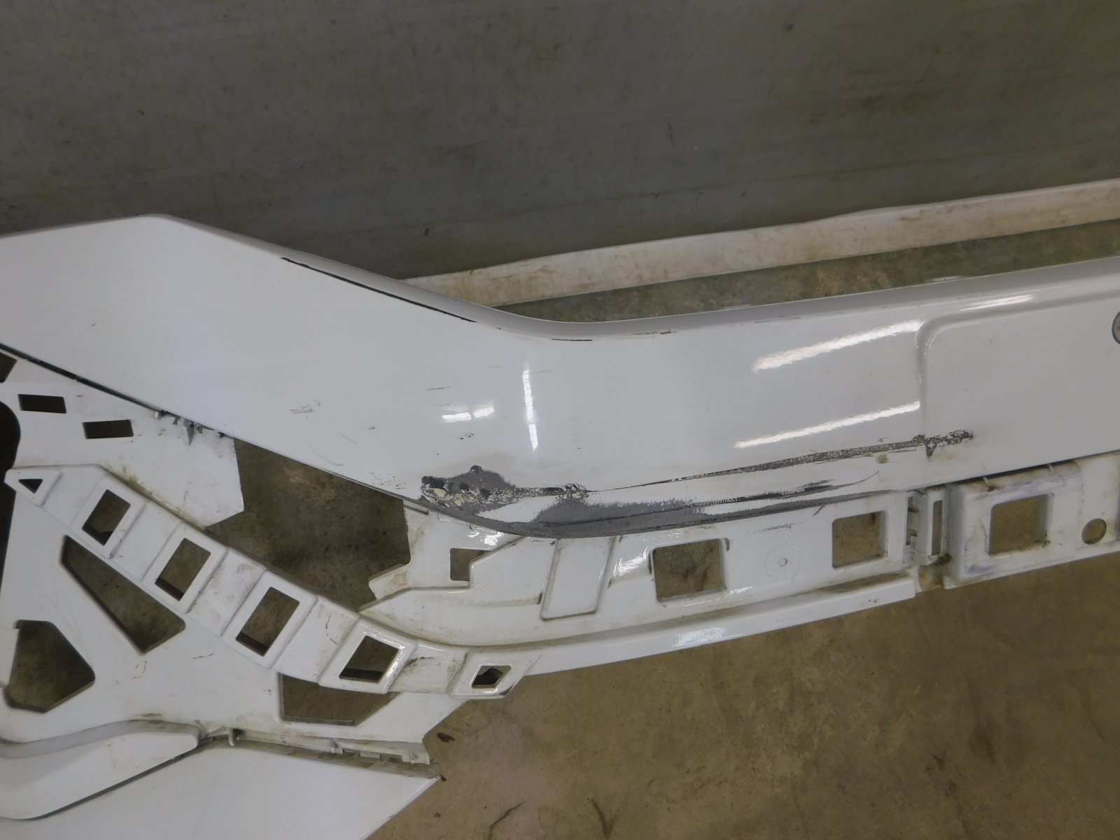 Бампер передний