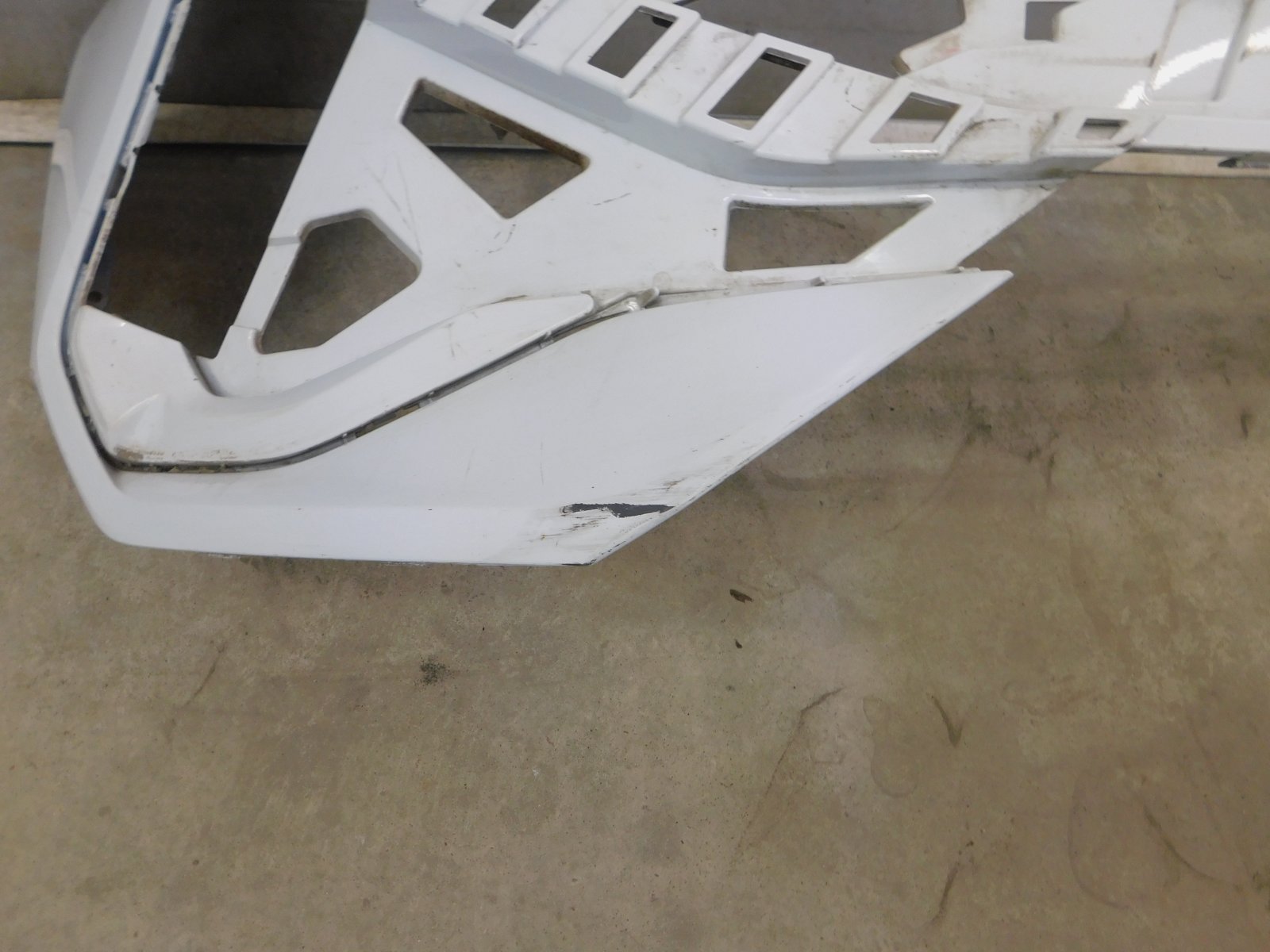 Бампер передний