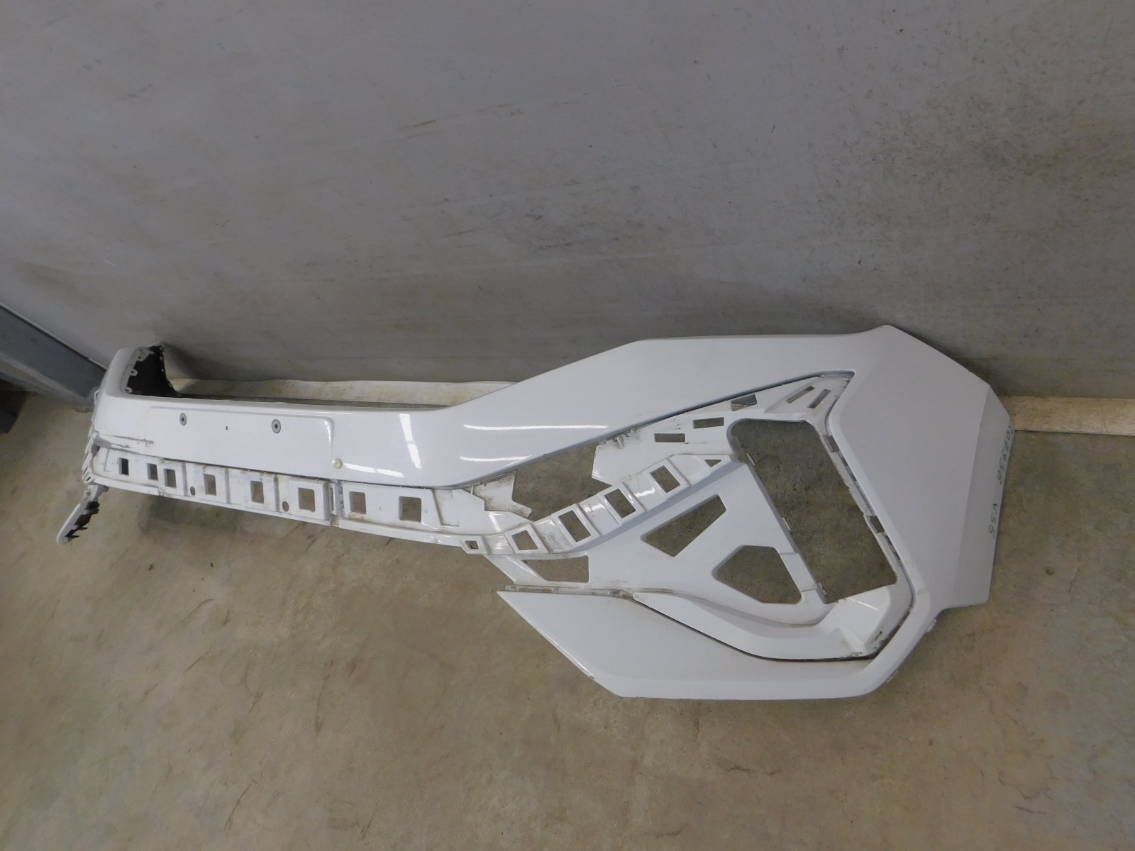 Бампер передний