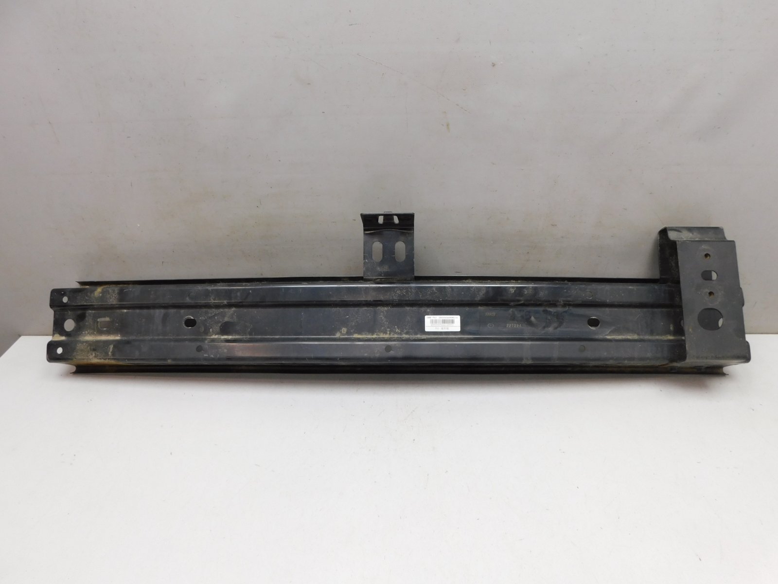 Усилитель переднего бампера