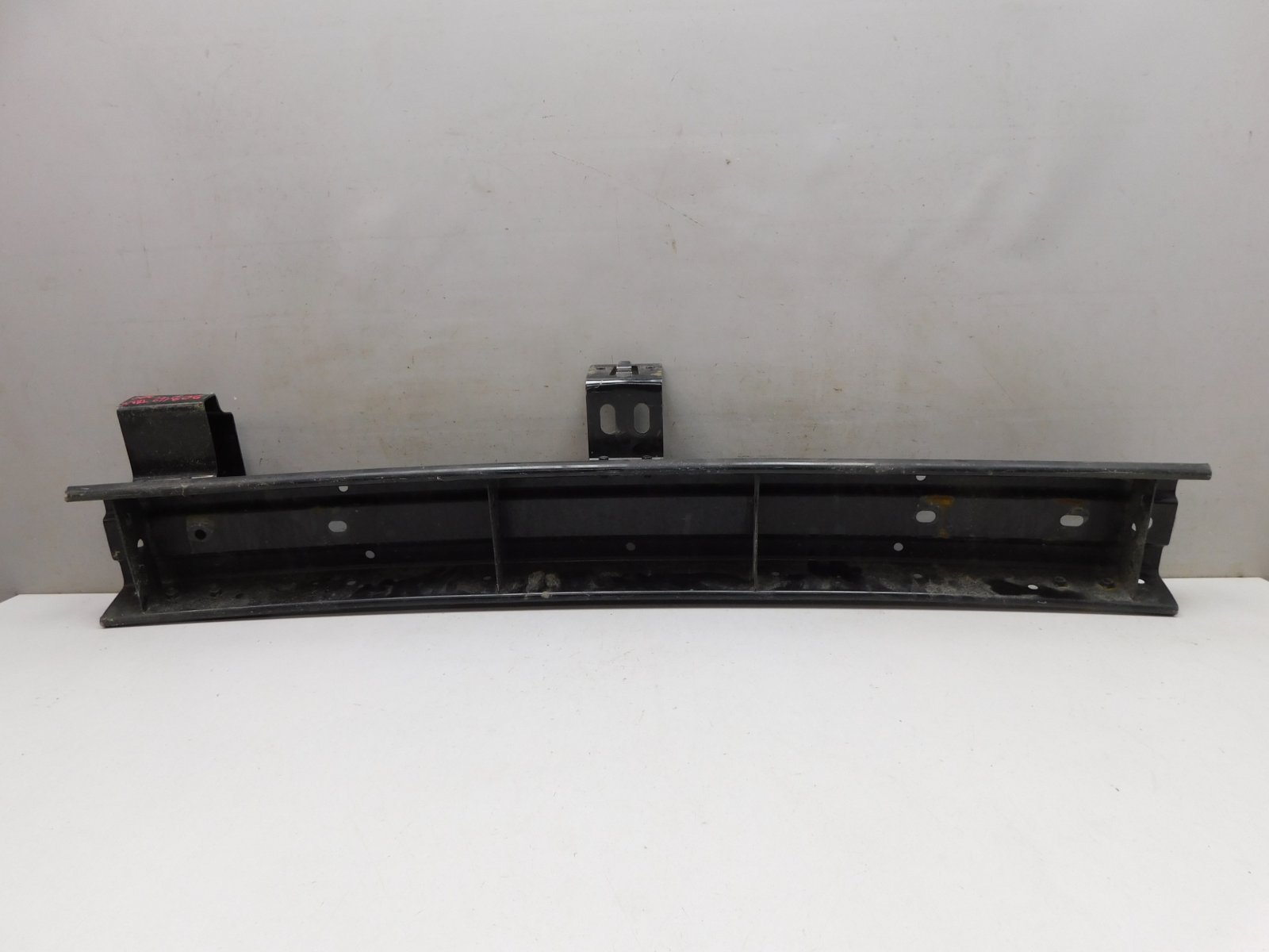 Усилитель переднего бампера