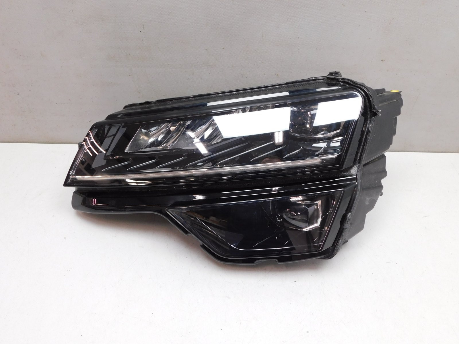 Фара левая Skoda Karoq 2017>