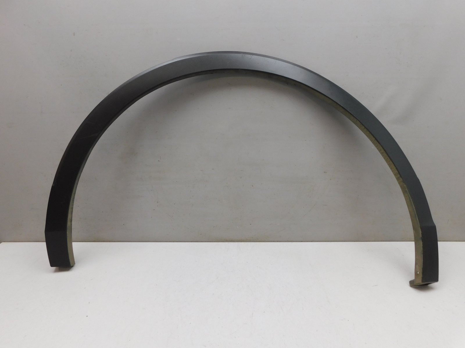 Накладка крыла заднего  левого Volkswagen Tiguan 2017>