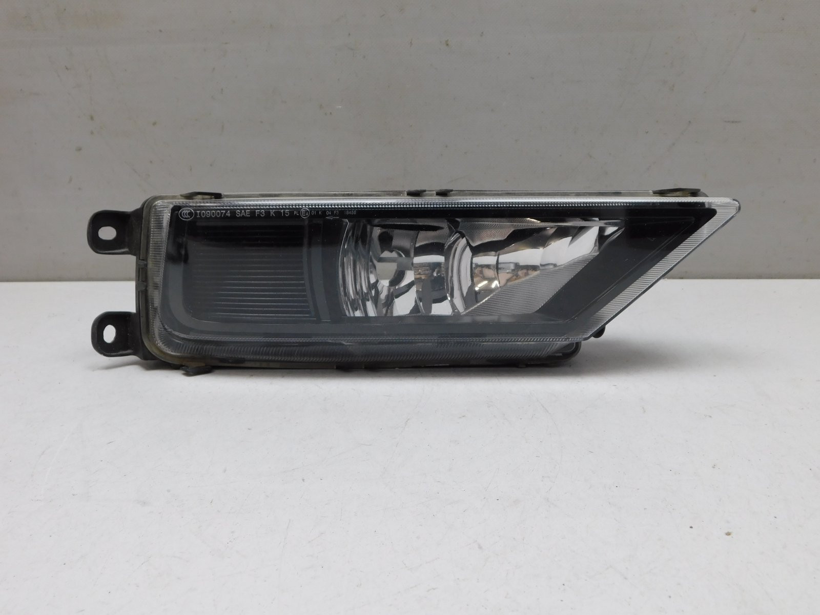 Фара противотуманная правая Volkswagen Tiguan 2017>