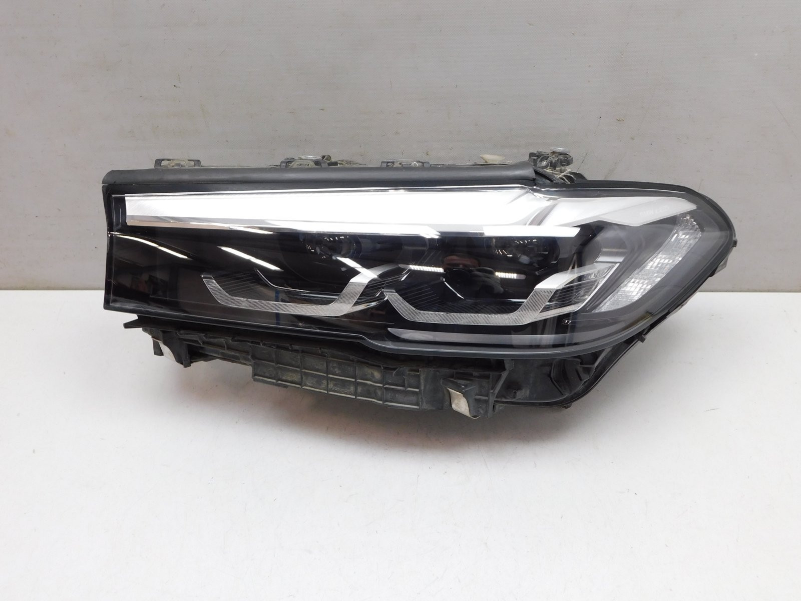 Фара левая BMW 5-серия G30 2016>