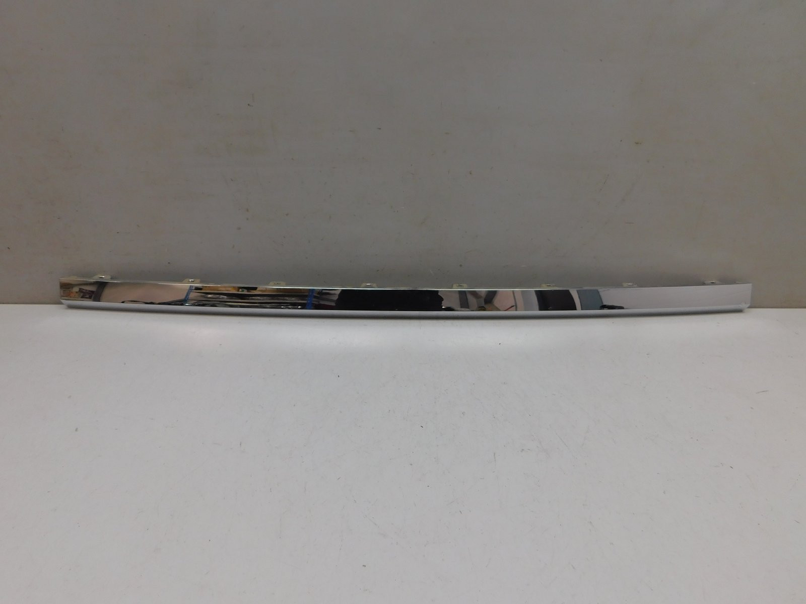 Молдинг заднего бампера Volkswagen Touareg 2018>