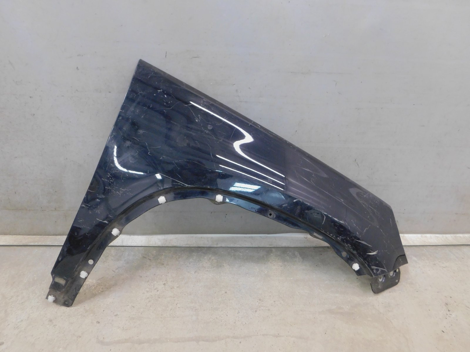 Крыло переднее правое Volkswagen Tiguan 2007-2017