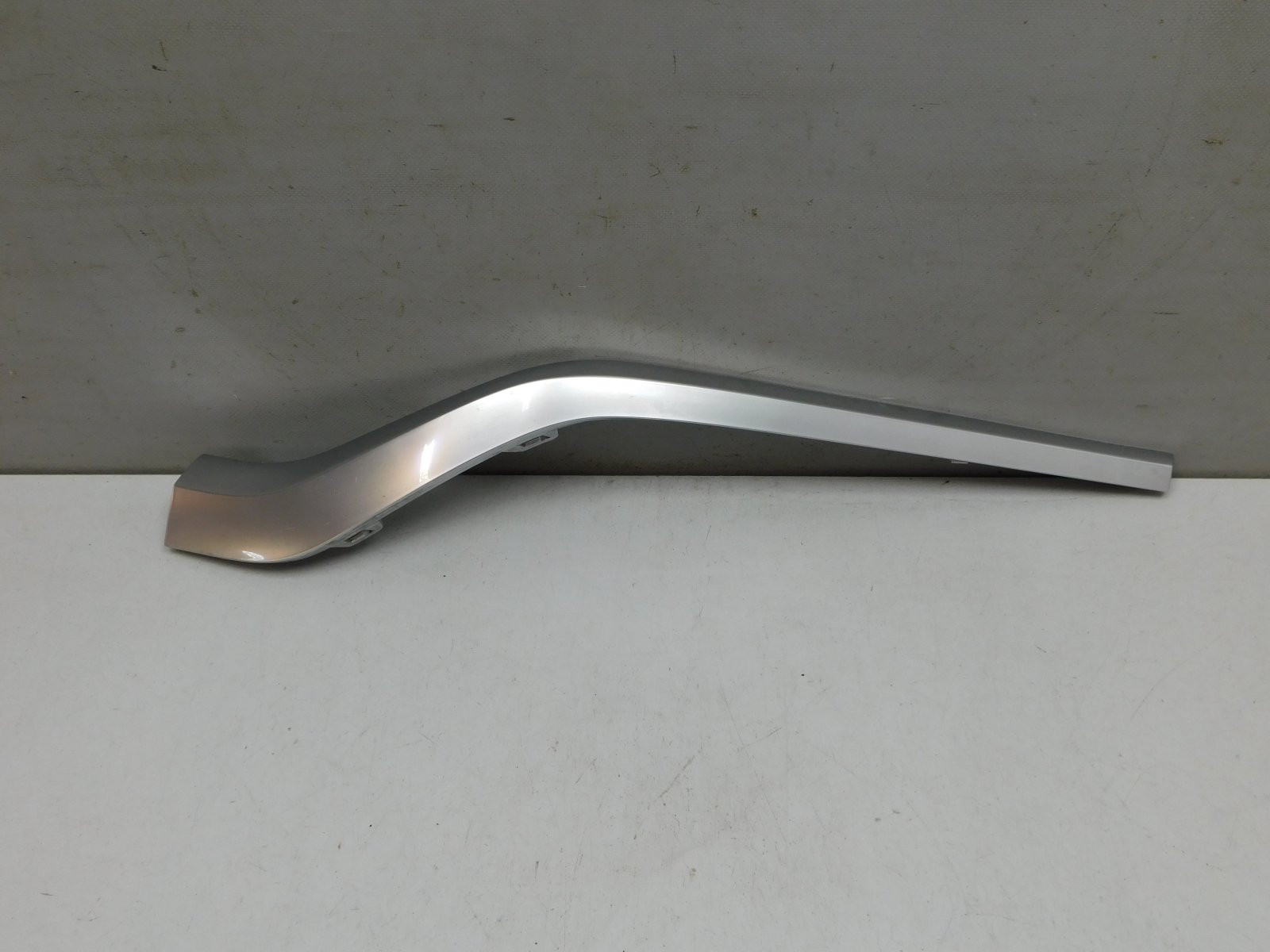 Молдинг переднего бампера Hyundai Santa Fe (TM) 2018>