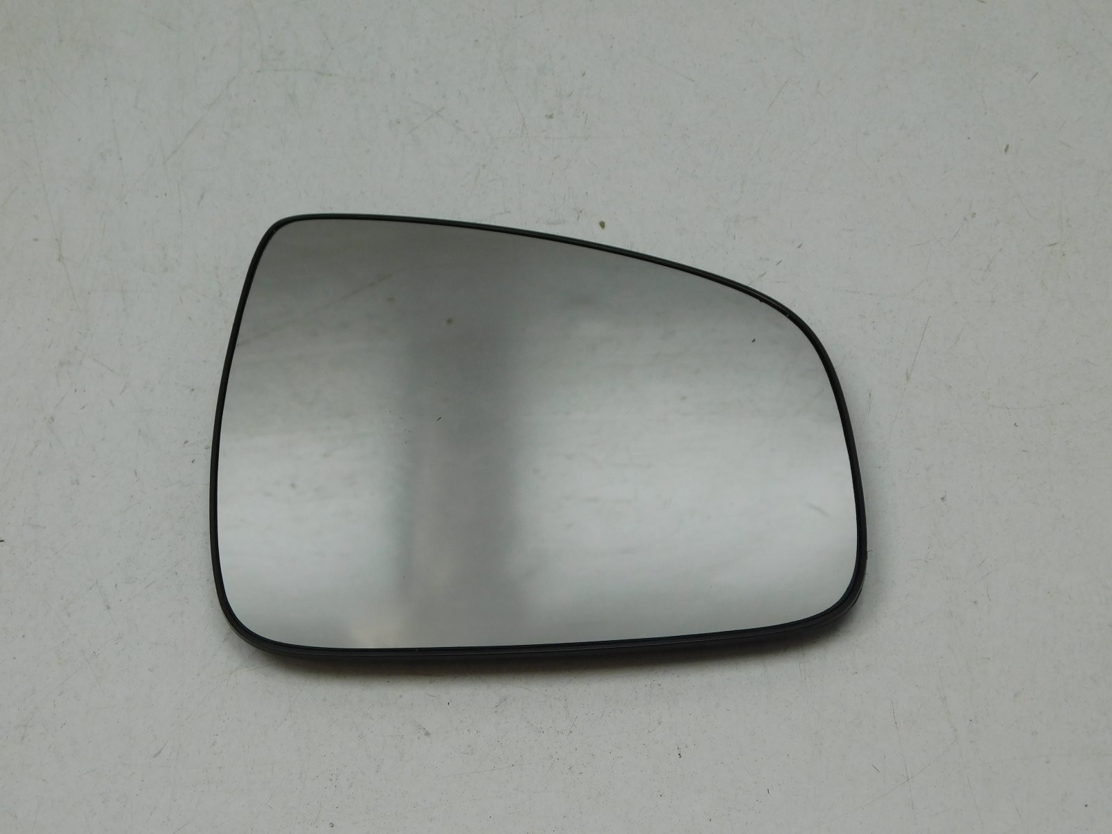 Стекло зеркала правого Renault Sandero 2014>