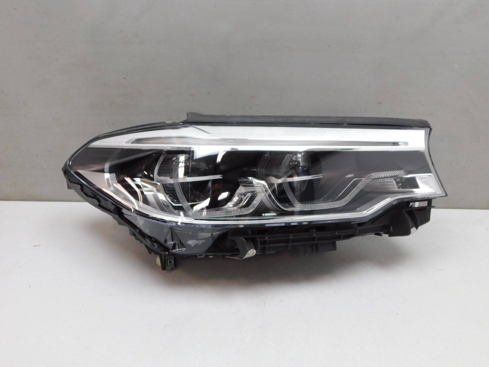 Фара правая BMW 5-серия G30 2016>