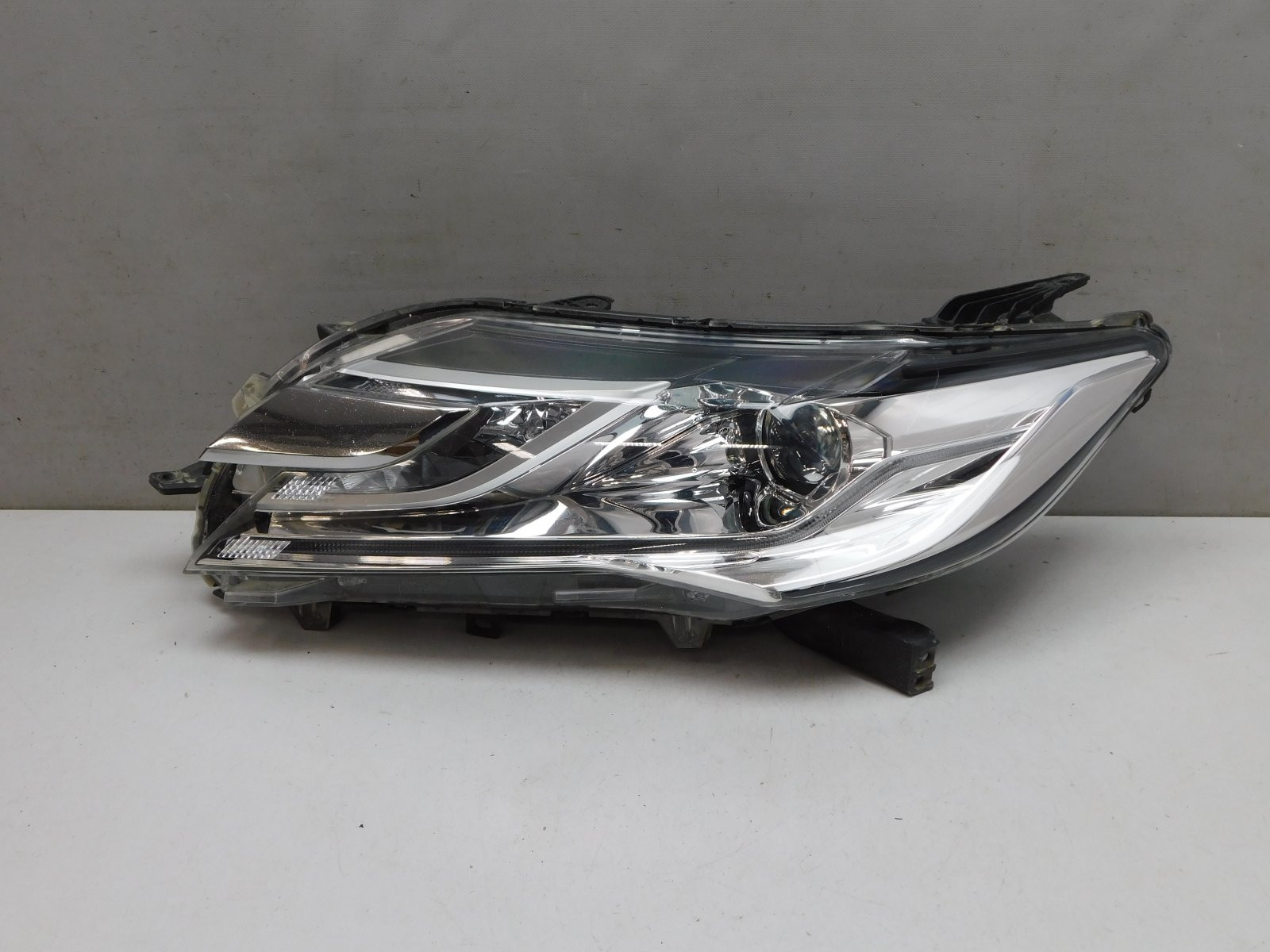 Фара левая Mitsubishi Pajero/Montero Sport (KS) 2015>