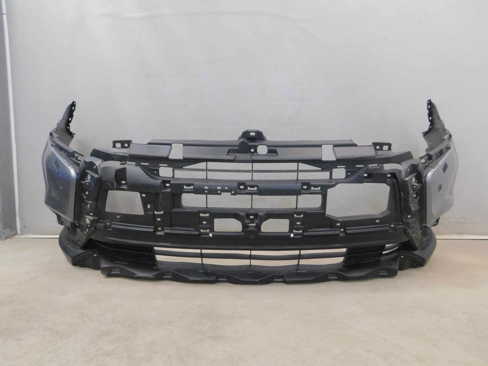 Бампер передний Mitsubishi Outlander 2012>