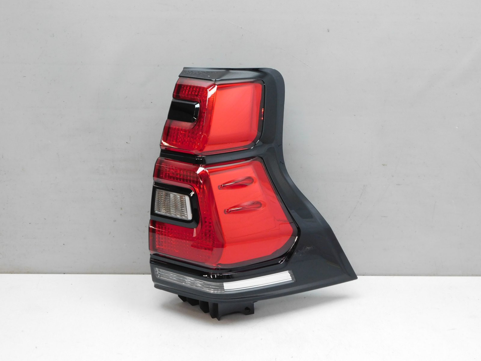 Фонарь задний правый Toyota Land Cruiser (150)/Prado 2009>