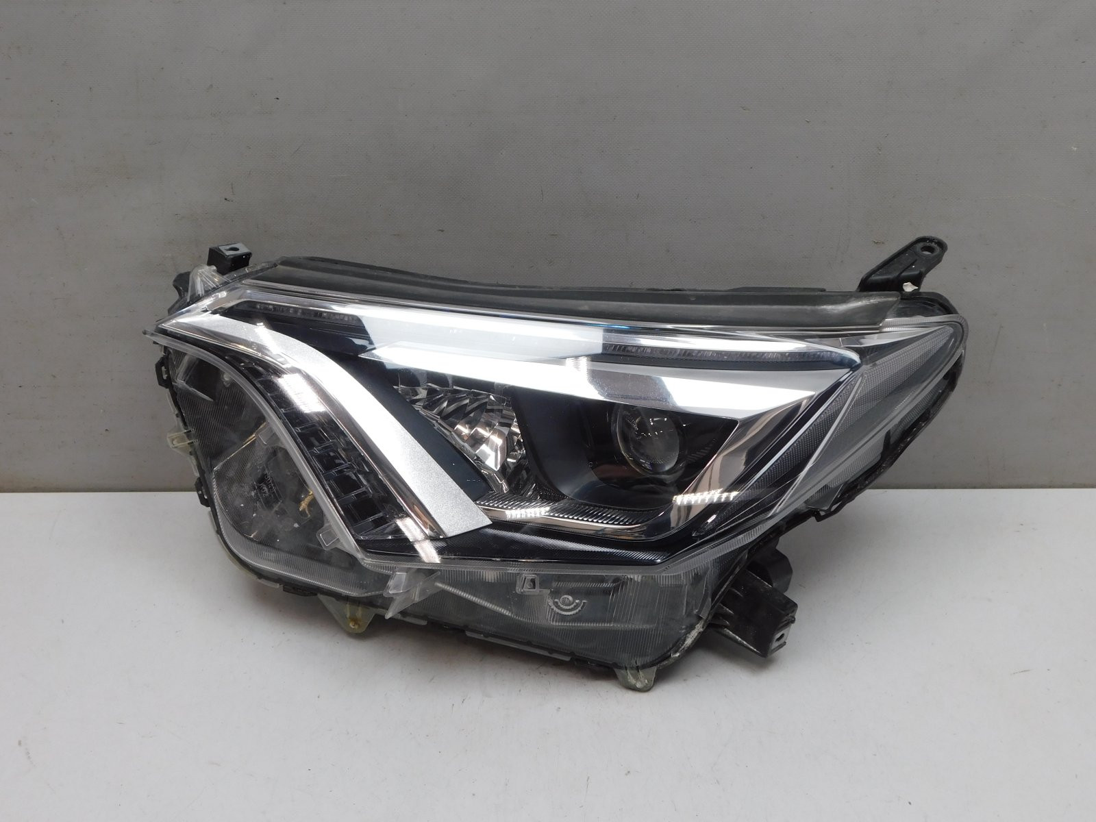 Фара левая Toyota RAV 4 2013-2019