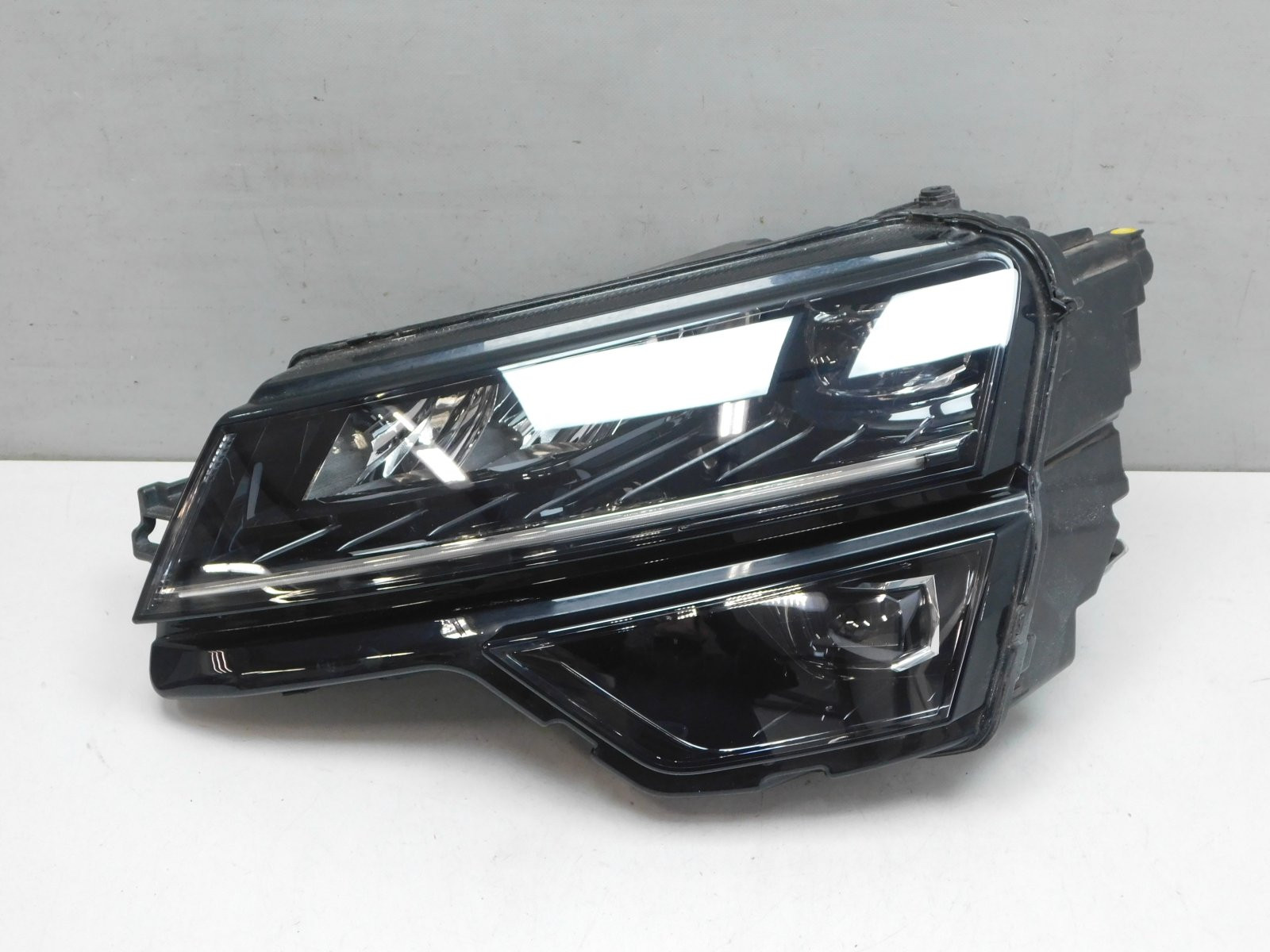 Фара левая Skoda Karoq 2017>