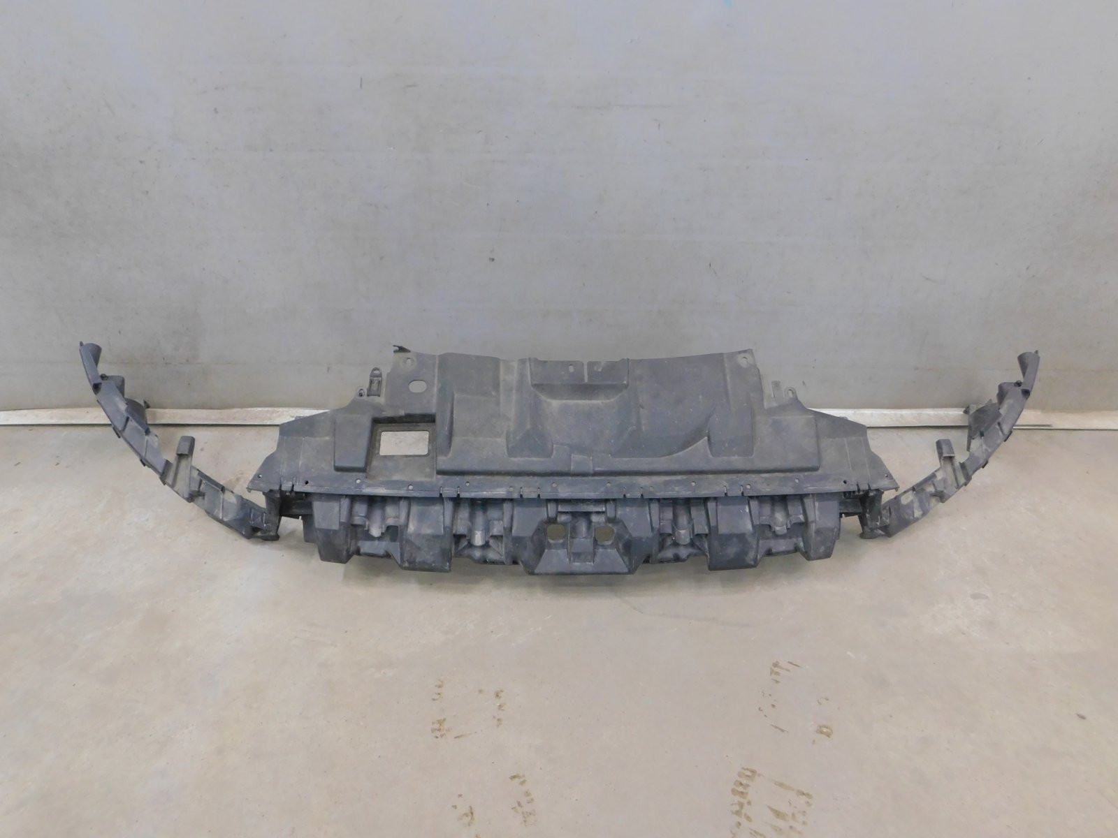 Кронштейн переднего бампера Ford Focus III 2011>